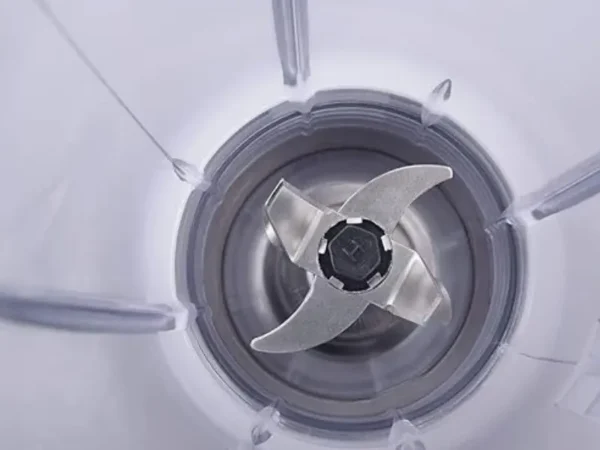 Four blades of the juicer jar in juicer mixer grinder -Katyal Home Appliances
